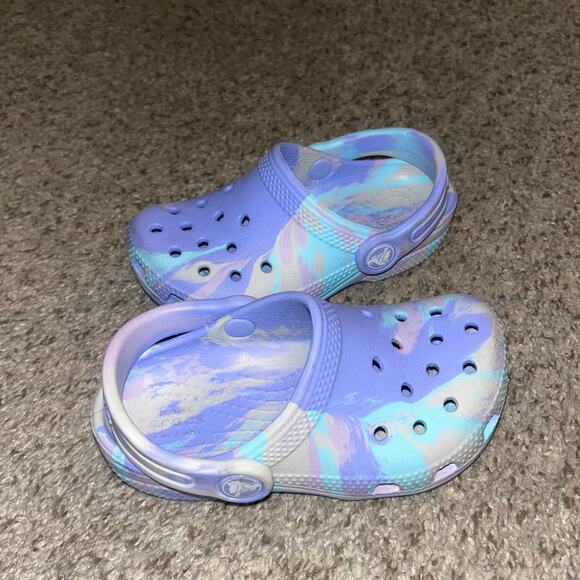 Crocs Classic Marbled Clogs for Kids - Moon Jelly size 8 - Picture 3 of 5